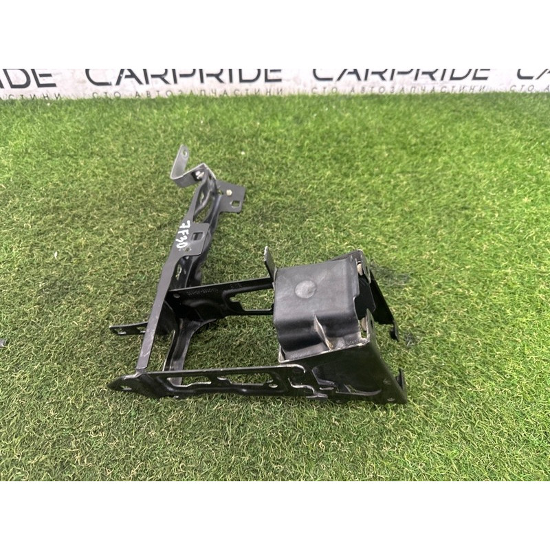 Кронштейн фары (кузов и элементы) BMW 3-series F30 2013 2.0 51647245792