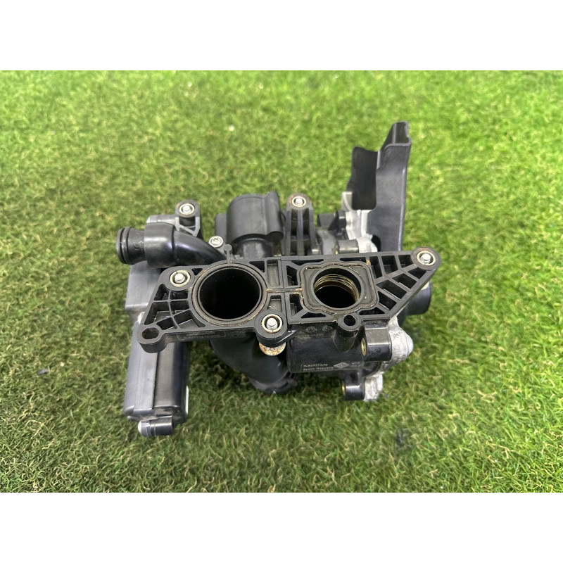 Помпа (система охлаждения) AUDI A4 B9 2018 2.0 DBPA 06L121111J