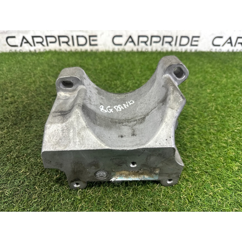 Кронштейн АКПП (трансмиссия) Jeep Grand Cherokee WK2 2018 3.6 68275992AA