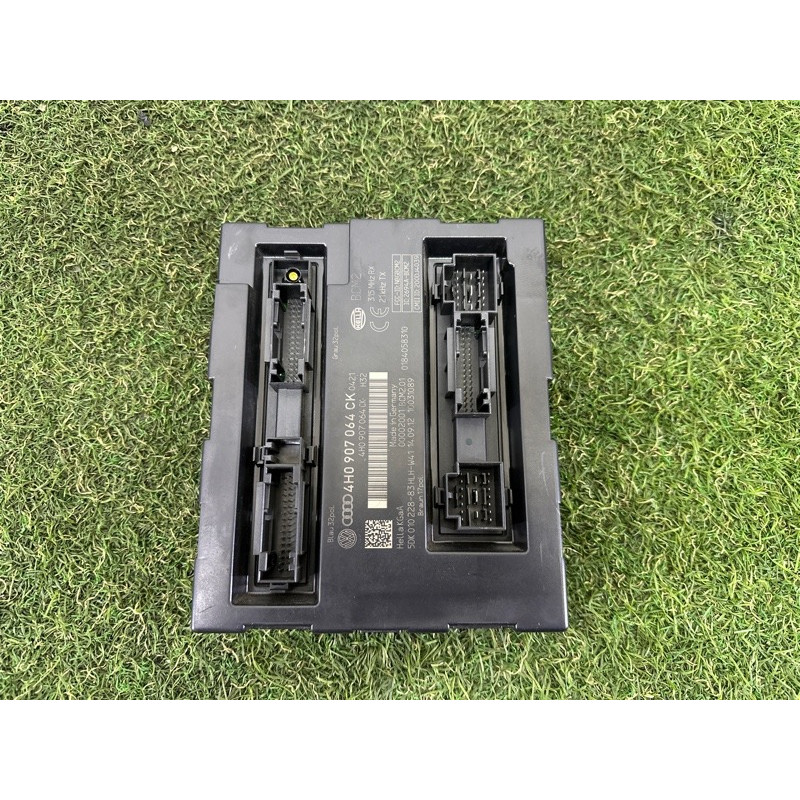 Модуль BCM (електрика / блоки управління) Volkswagen Touareg NF 2013 3.6 4H0907064CK