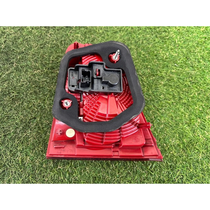 Задний фонарь (оптика) Volkswagen Touareg NF 2012 3.0 Hybrid CGFA 7P6945093C