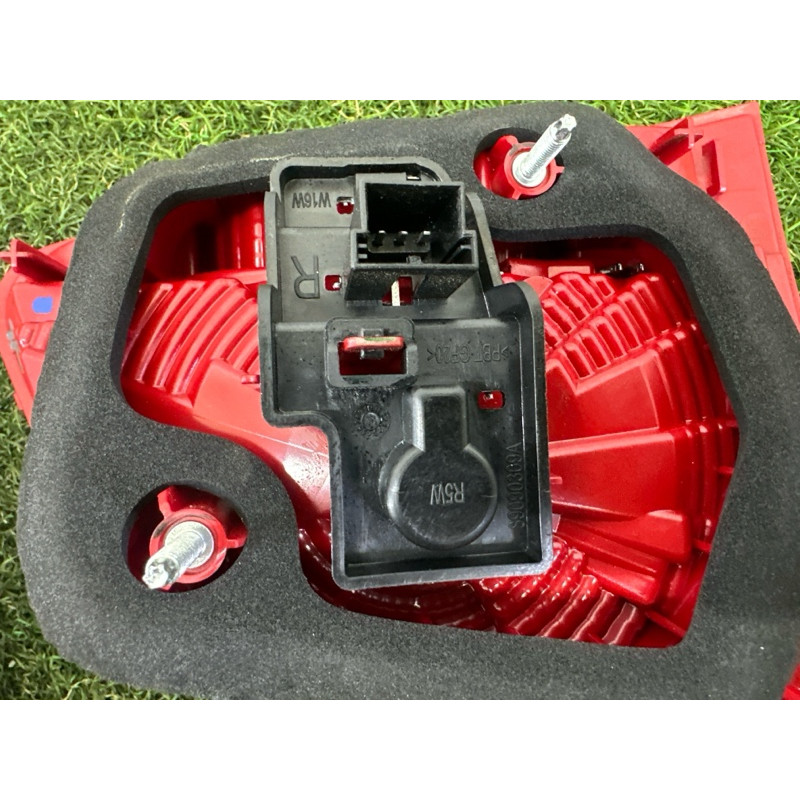 Задний фонарь (оптика) Volkswagen Touareg NF 2011 3.6 7P6945094C