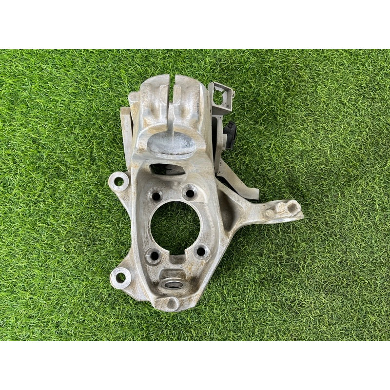 Поворотный кулак (подвеска) Mercedes-Benz EQB 350 X243 2022 A2473320200