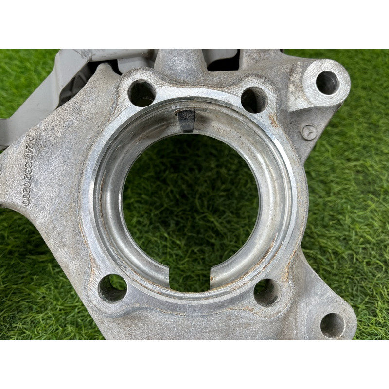 Поворотный кулак (подвеска) Mercedes-Benz EQB 350 X243 2022 A2473320200