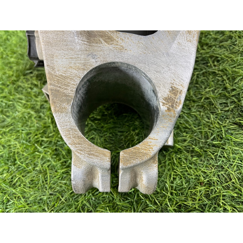 Поворотный кулак (подвеска) Mercedes-Benz EQB 350 X243 2022 A2473320200