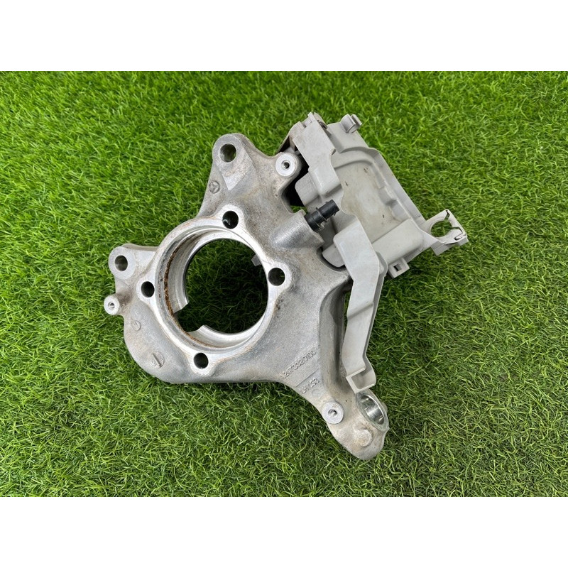 Поворотний кулак (подвеска) Mercedes-Benz EQB 350 X243 2022 A2473320100