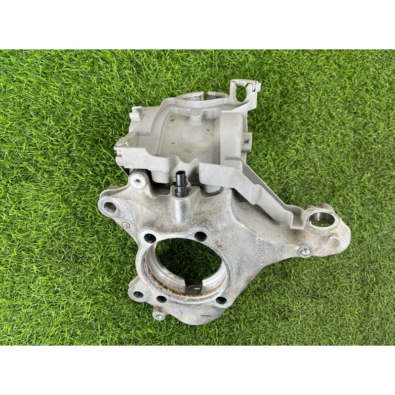 Поворотний кулак (подвеска) Mercedes-Benz EQB 350 X243 2022 A2473320100