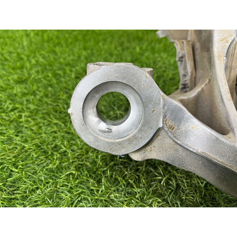 Поворотний кулак (подвеска) Mercedes-Benz EQB 350 X243 2022 A2473320100