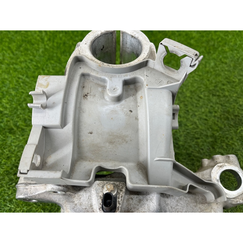 Поворотний кулак (подвеска) Mercedes-Benz EQB 350 X243 2022 A2473320100