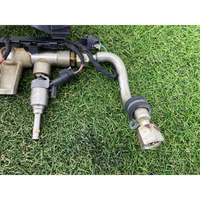 Топливная рампа (топливная система) AUDI A4 B9 2017 2.0 DBPA 06G906036