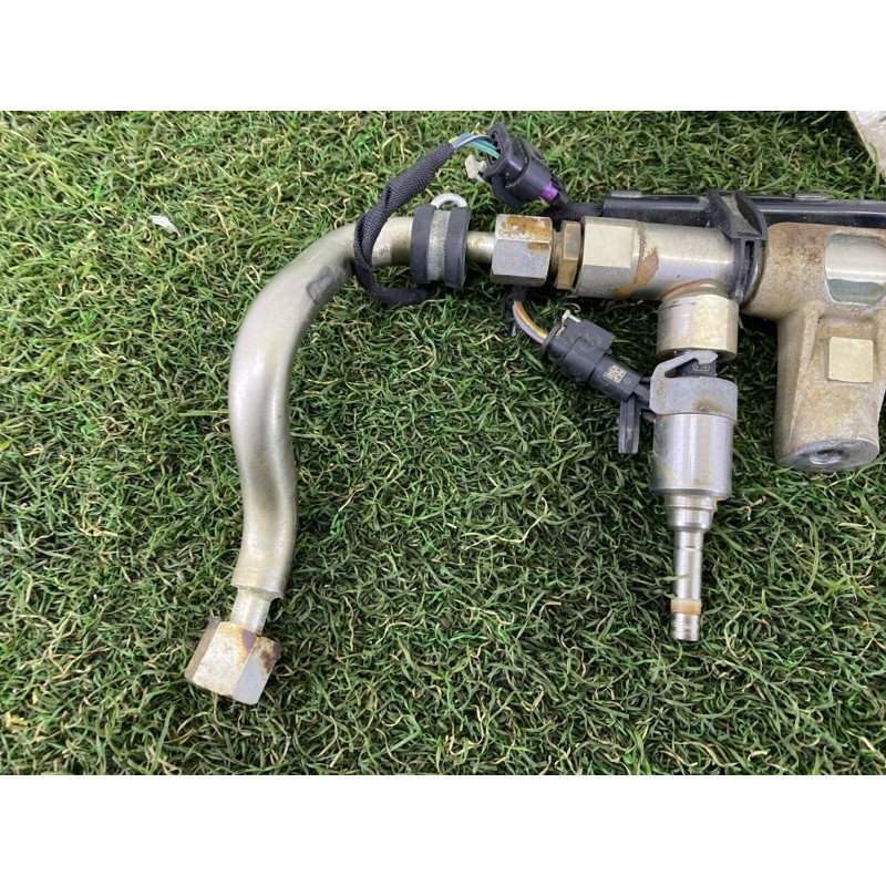 Топливная рампа (топливная система) AUDI A4 B9 2017 2.0 DBPA 06G906036