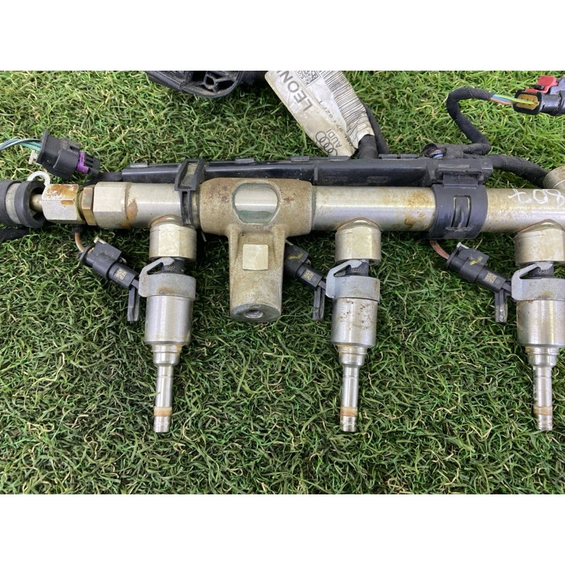 Топливная рампа (топливная система) AUDI A4 B9 2017 2.0 DBPA 06G906036