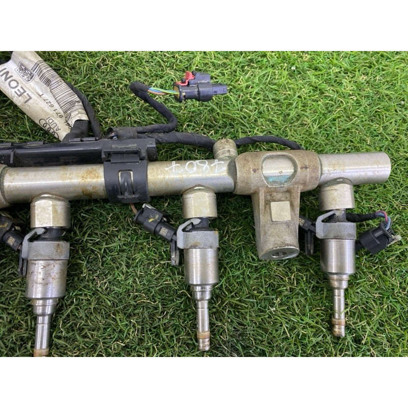 Топливная рампа (топливная система) AUDI A4 B9 2017 2.0 DBPA 06G906036