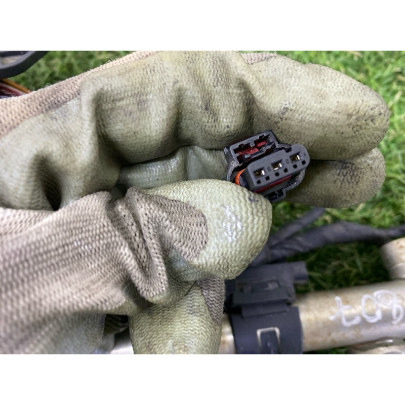 Топливная рампа (топливная система) AUDI A4 B9 2017 2.0 DBPA 06G906036