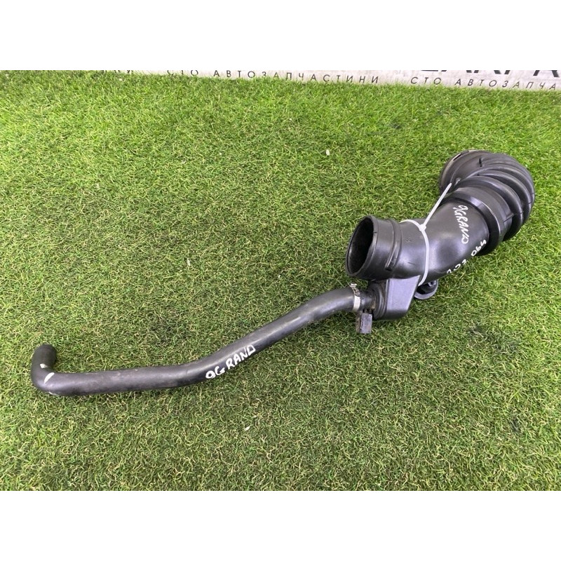 Патрубок воздушного фильтра (впускная система) Jeep Grand Cherokee WK2 2014 3.0 Diesel 68088275AB