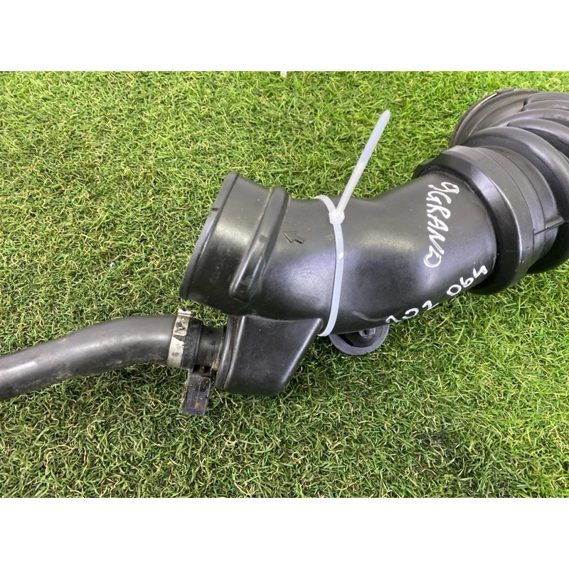 Патрубок воздушного фильтра (впускная система) Jeep Grand Cherokee WK2 2014 3.0 Diesel 68088275AB