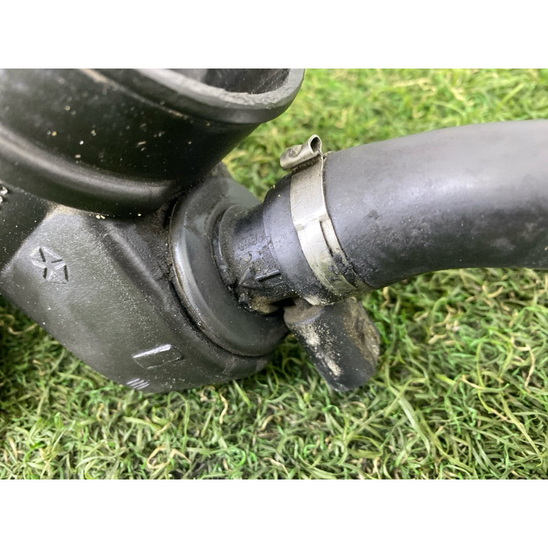 Патрубок воздушного фильтра (впускная система) Jeep Grand Cherokee WK2 2014 3.0 Diesel 68088275AB