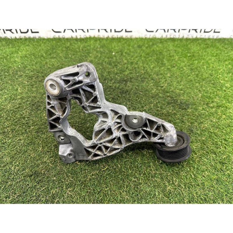 Кронштейн компрессора кондиционера (кронштейны двигателя) Jeep Grand Cherokee WK2 2014 3.0 Diesel VMMT03