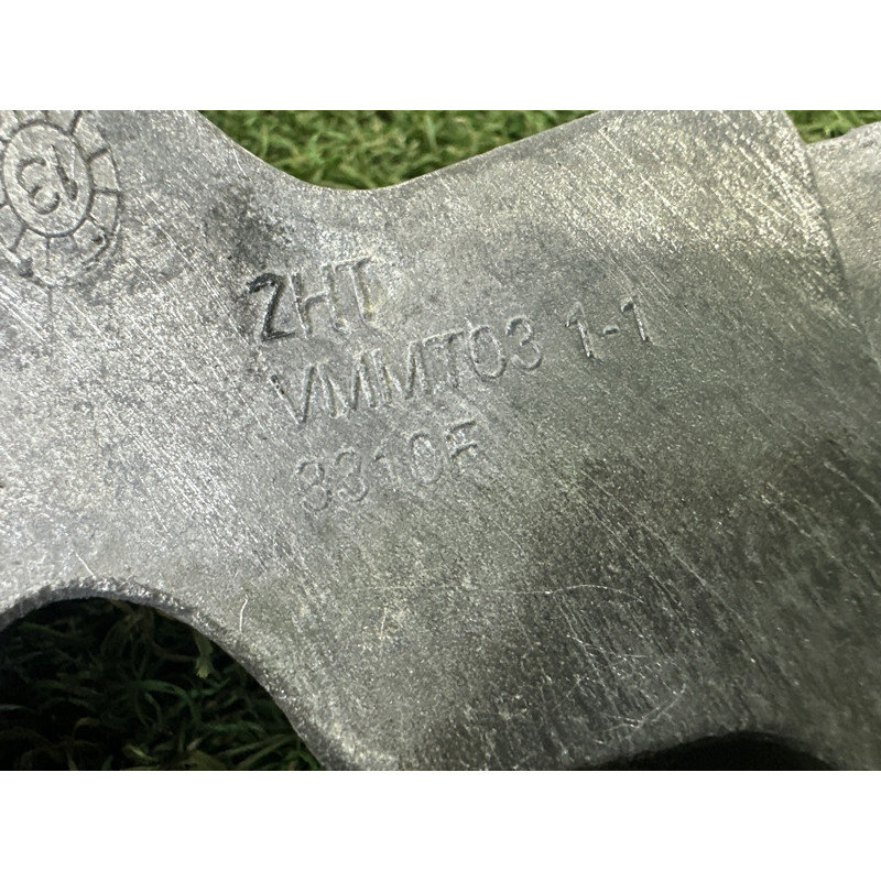 Кронштейн компрессора кондиционера (кронштейны двигателя) Jeep Grand Cherokee WK2 2014 3.0 Diesel VMMT03