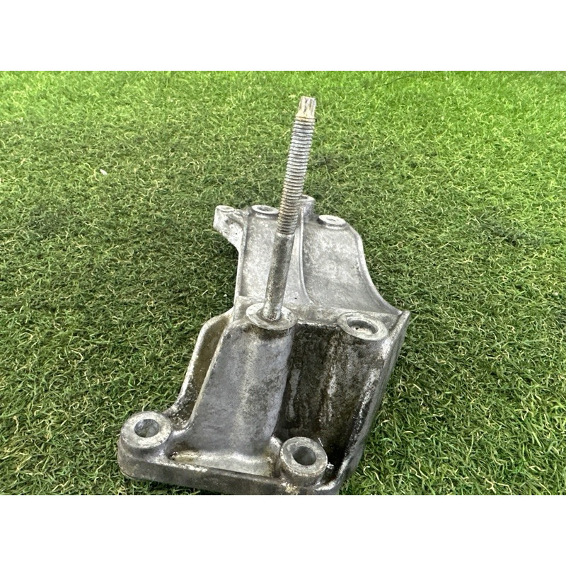 Кронштейн генератора (кронштейны двигателя) Jeep Grand Cherokee WK2 2014 3.0 Diesel