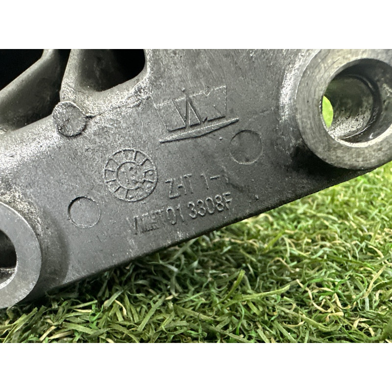 Кронштейн генератора (кронштейны двигателя) Jeep Grand Cherokee WK2 2014 3.0 Diesel