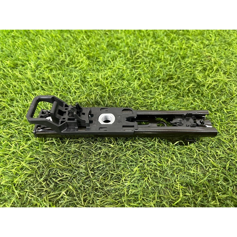 Кронштейн ремня безопасности (салон) Mercedes-Benz EQB 350 X243 2022 A0008606806