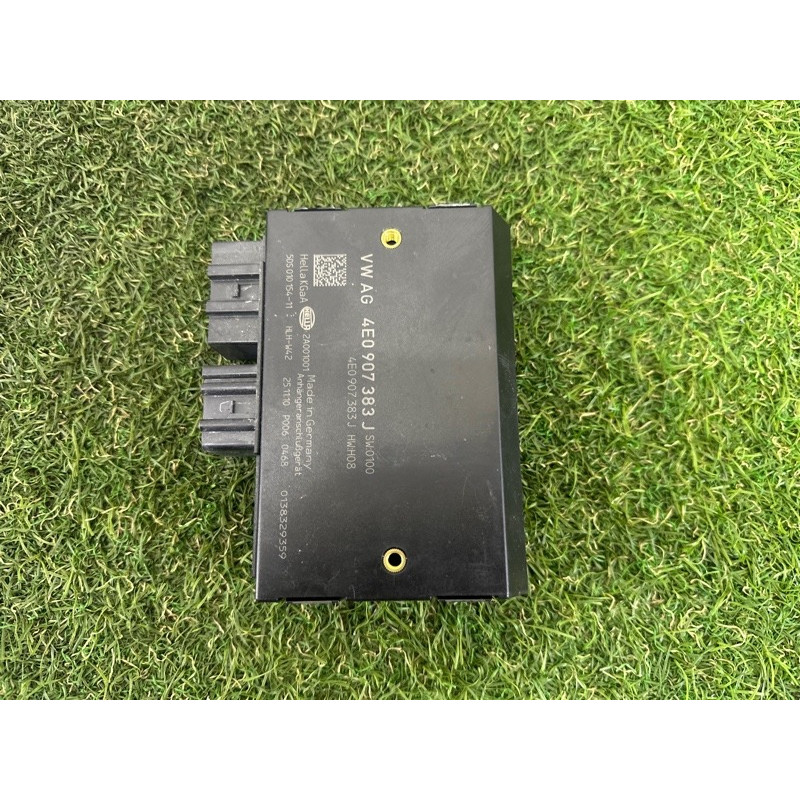 Блок управления фаркопа (электрика / блоки управления) AUDI Q7 4L 2011 3.0 TFSi 4E0907383J