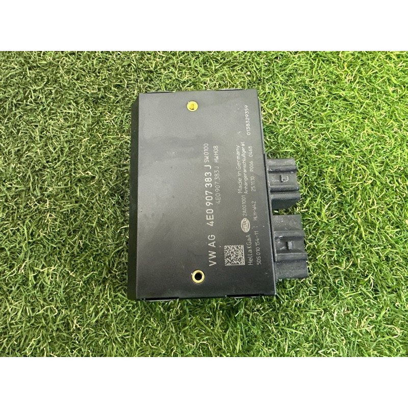 Блок управления фаркопа (электрика / блоки управления) AUDI Q7 4L 2011 3.0 TFSi 4E0907383J