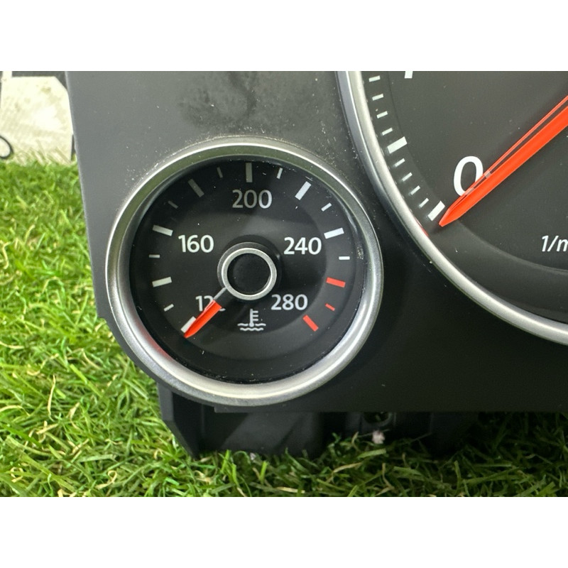 Панель приборов (салон) Volkswagen Touareg NF 2013 3.0 Hybrid 7P6920981G