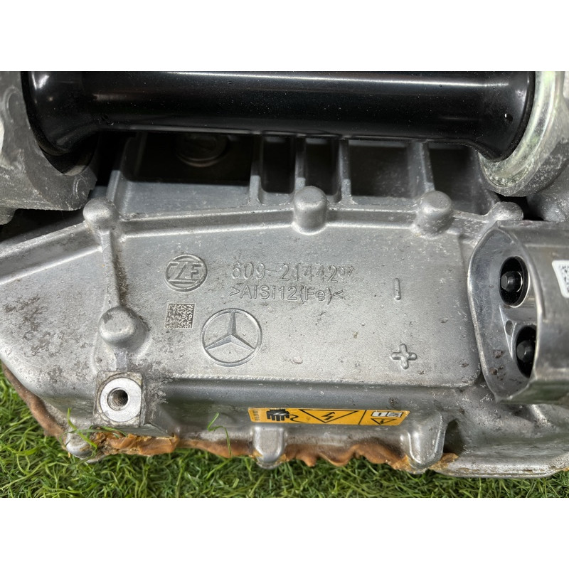 Электродвигатель (закрытая категория) Mercedes-Benz EQB 350 X243 2022 A2433408802