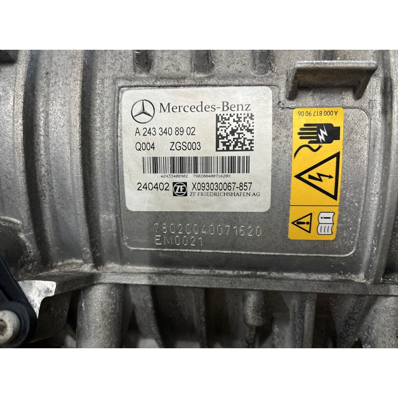 Электродвигатель (закрытая категория) Mercedes-Benz EQB 350 X243 2022 A2433408902
