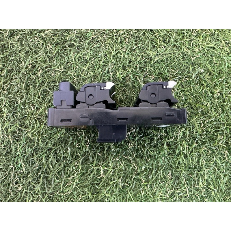 Блок кнопок стеклоподъемников (электрика / кнопки) AUDI A4 B9 2017 2.0 TFSI 8W0959851E5PR