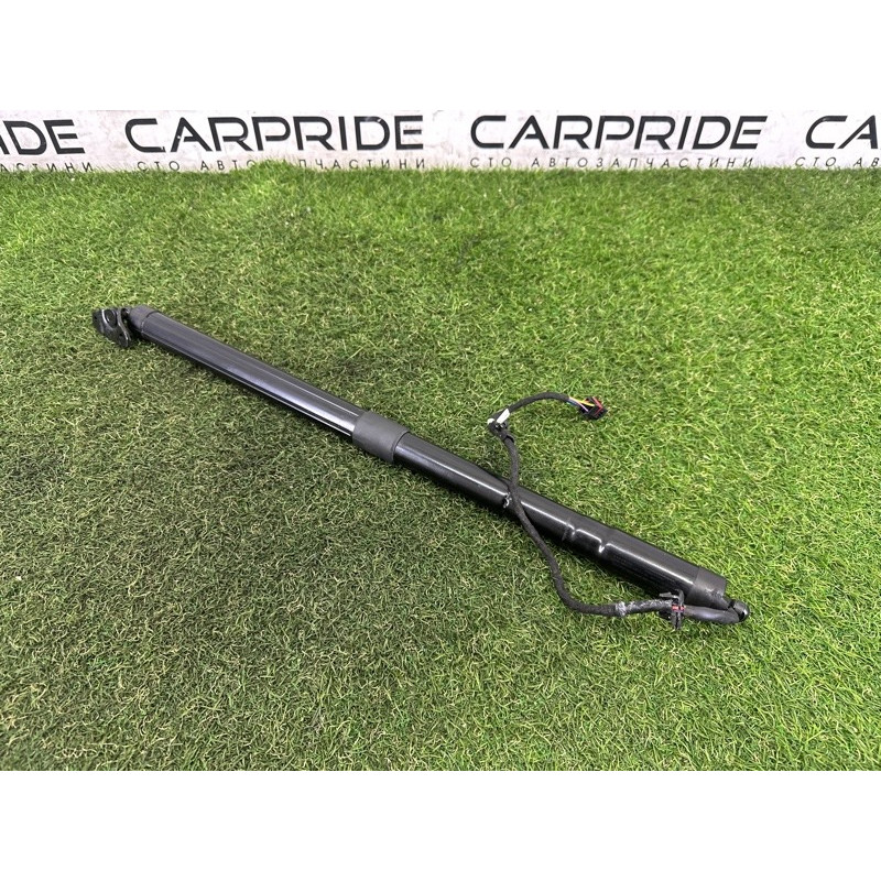 Привод двери багажника (электрика) Volkswagen Touareg NF 2011 3.6 7P6827851FIIT