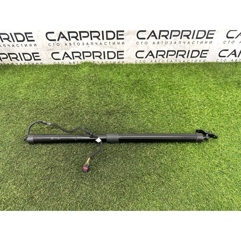 Привод двери багажника (электрика) Volkswagen Touareg NF 2011 3.6 7P6827851FIIT