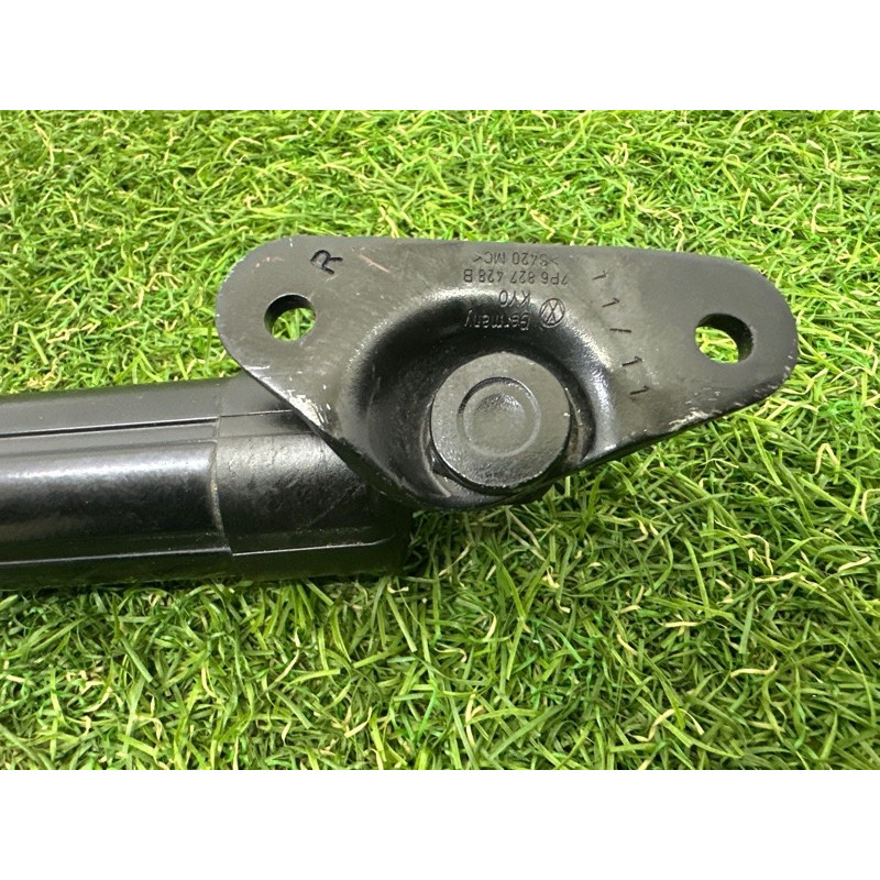 Привод двери багажника (электрика) Volkswagen Touareg NF 2011 3.6 7P6827851FIIT