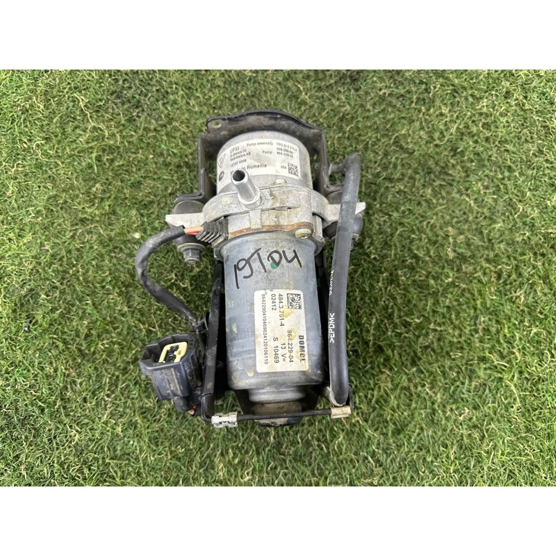 Вакуумний насос (гальмівна система) Volkswagen Touareg NF 2013 3.0 Hybrid 7P0614215A