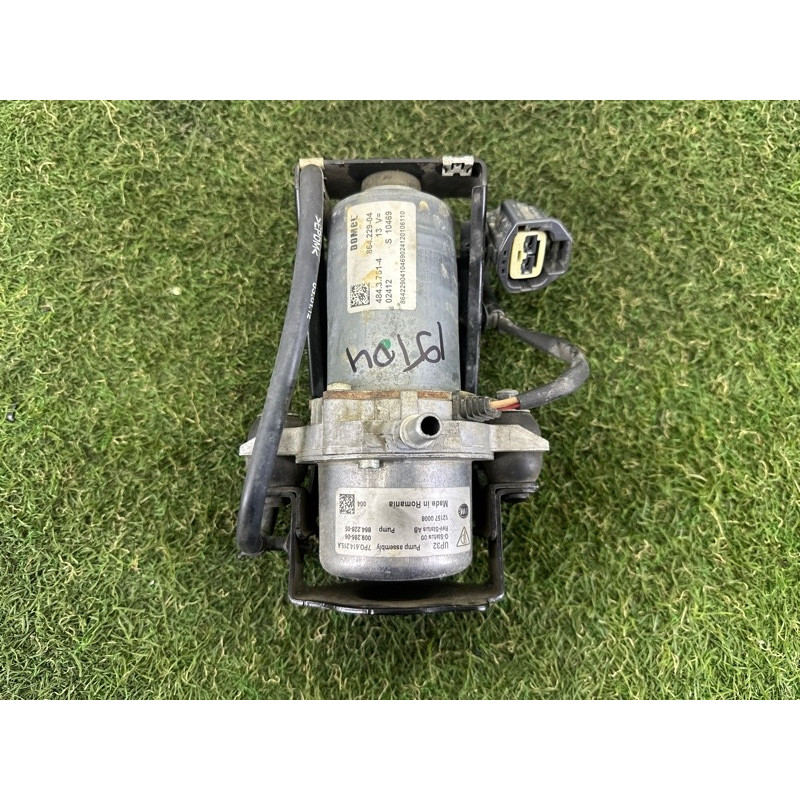 Вакуумний насос (гальмівна система) Volkswagen Touareg NF 2013 3.0 Hybrid 7P0614215A