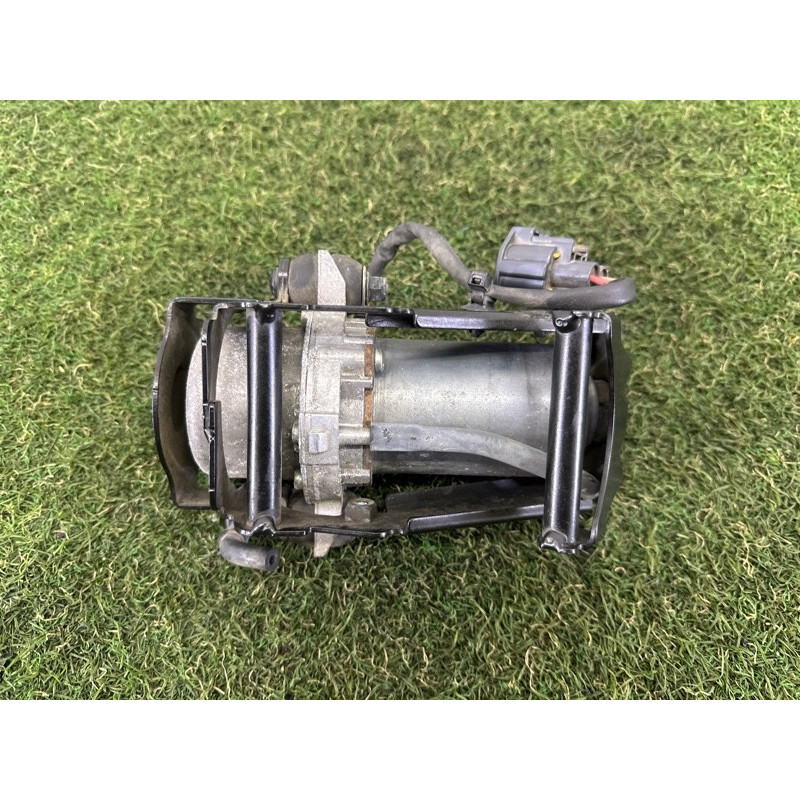 Вакуумний насос (гальмівна система) Volkswagen Touareg NF 2013 3.0 Hybrid 7P0614215A