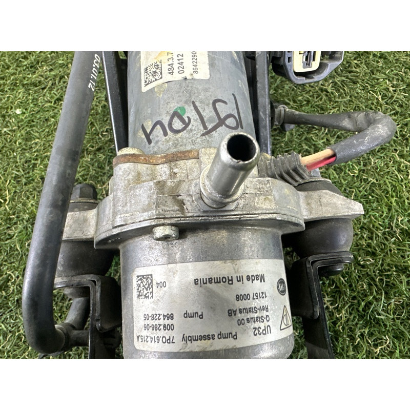 Вакуумний насос (гальмівна система) Volkswagen Touareg NF 2013 3.0 Hybrid 7P0614215A