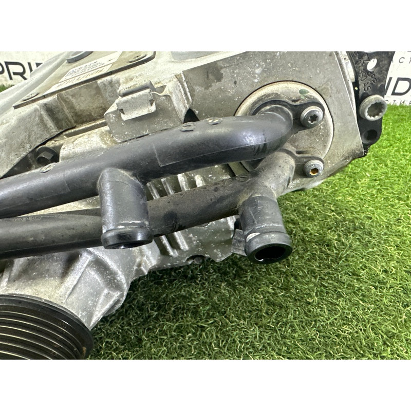 Компрессор ДВС (впускная система) Volkswagen Touareg NF 2013 3.0 Hybrid 06E145601AN