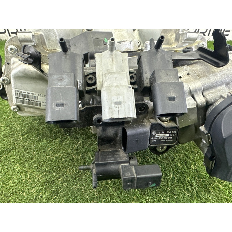 Компрессор ДВС (впускная система) Volkswagen Touareg NF 2013 3.0 Hybrid 06E145601AN