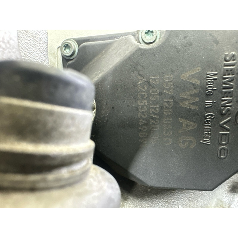 Компрессор ДВС (впускная система) Volkswagen Touareg NF 2013 3.0 Hybrid 06E145601AN