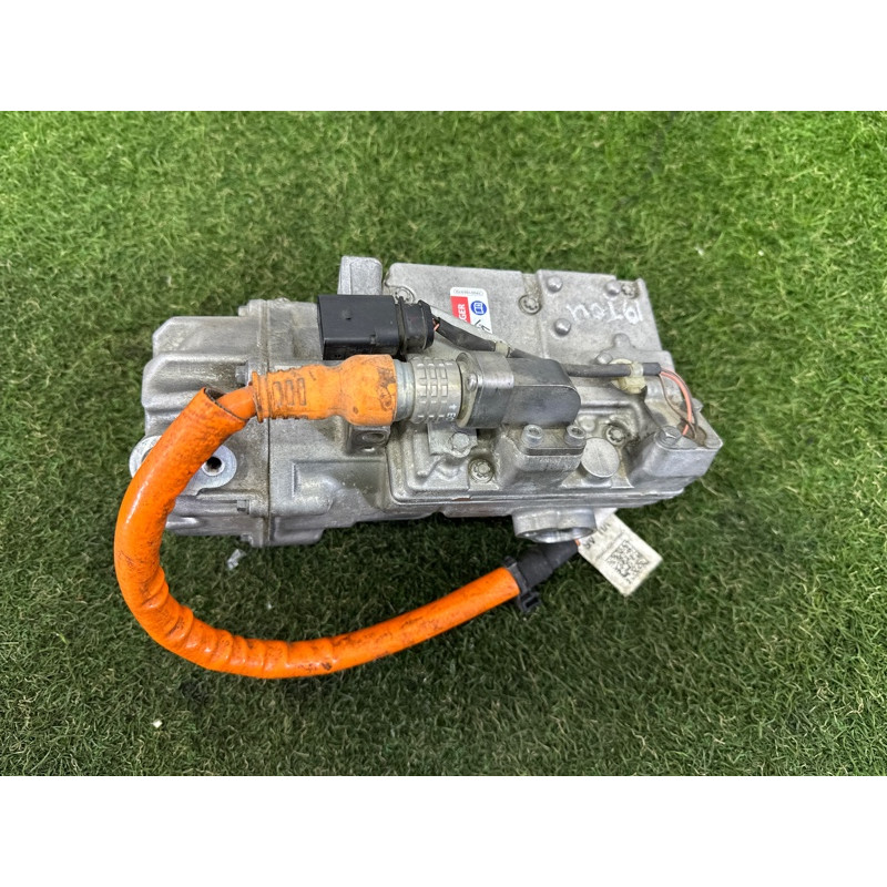 Компрессор кондиционера (отопление и кондиционирование) Volkswagen Touareg NF 2013 3.0 Hybrid 7P0820803H