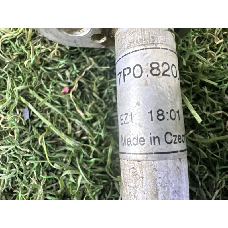 Трубка кондиционера (отопление и кондиционирование) Volkswagen Touareg NF 2013 3.0 Hybrid 7P0820721A