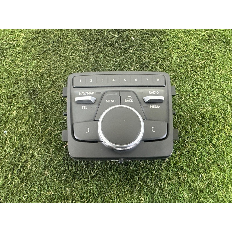 Блок кнопок мультимедиа (электрика / блоки управления) AUDI A4 B9 2017 2.0 TFSI 8W0919614N