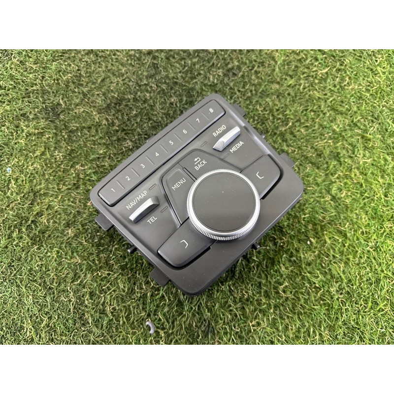 Блок кнопок мультимедиа (электрика / блоки управления) AUDI A4 B9 2017 2.0 TFSI 8W0919614N