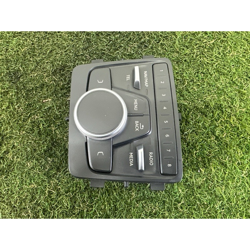 Блок кнопок мультимедиа (электрика / блоки управления) AUDI A4 B9 2017 2.0 TFSI 8W0919614N