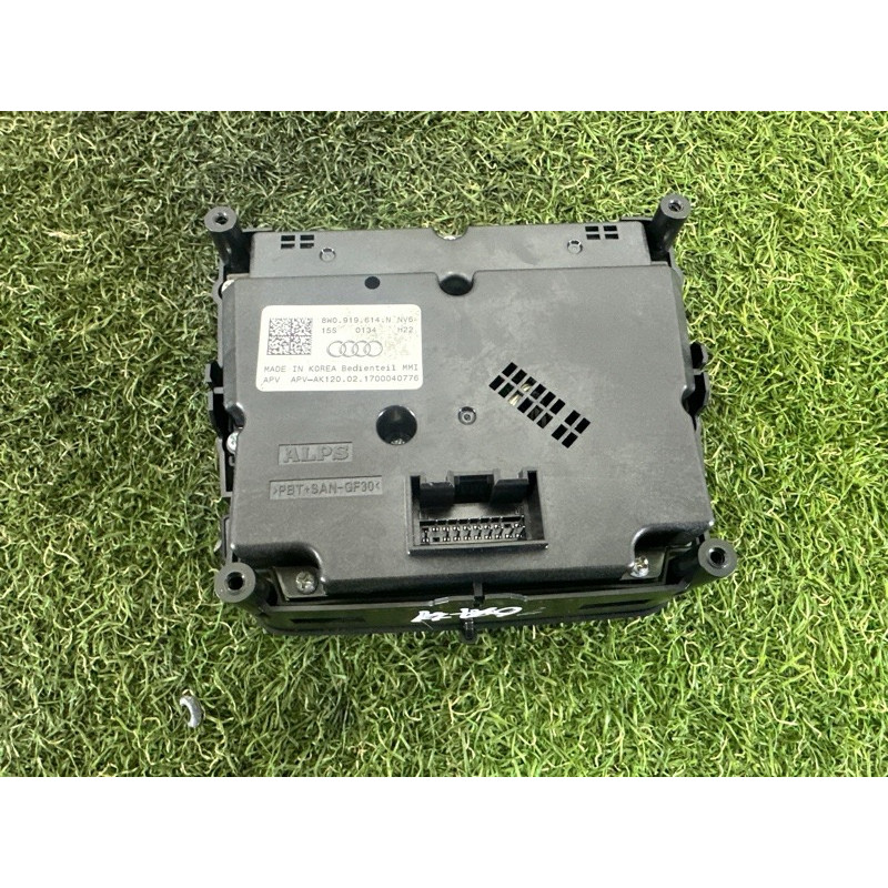 Блок кнопок мультимедиа (электрика / блоки управления) AUDI A4 B9 2017 2.0 TFSI 8W0919614N