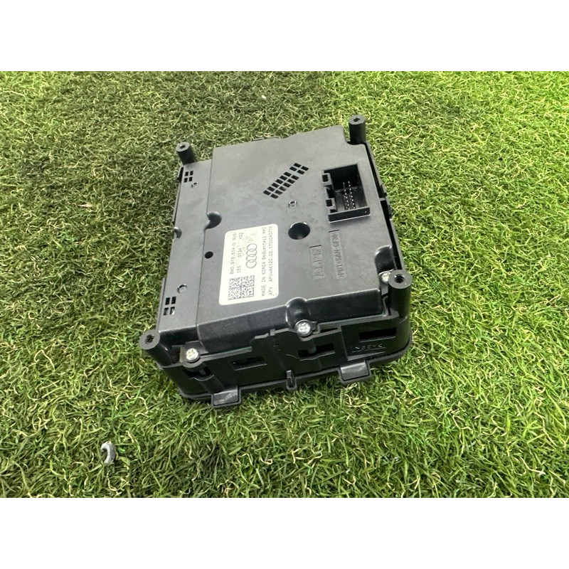 Блок кнопок мультимедиа (электрика / блоки управления) AUDI A4 B9 2017 2.0 TFSI 8W0919614N