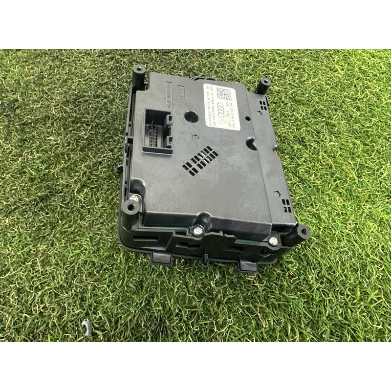 Блок кнопок мультимедиа (электрика / блоки управления) AUDI A4 B9 2017 2.0 TFSI 8W0919614N